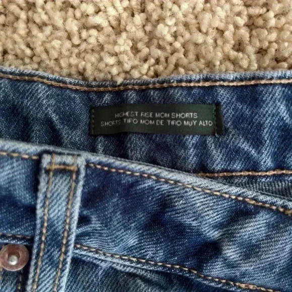 Wild fable Highest rise mom Shorts size 31r “happy” on booty - Picture 3 of 5